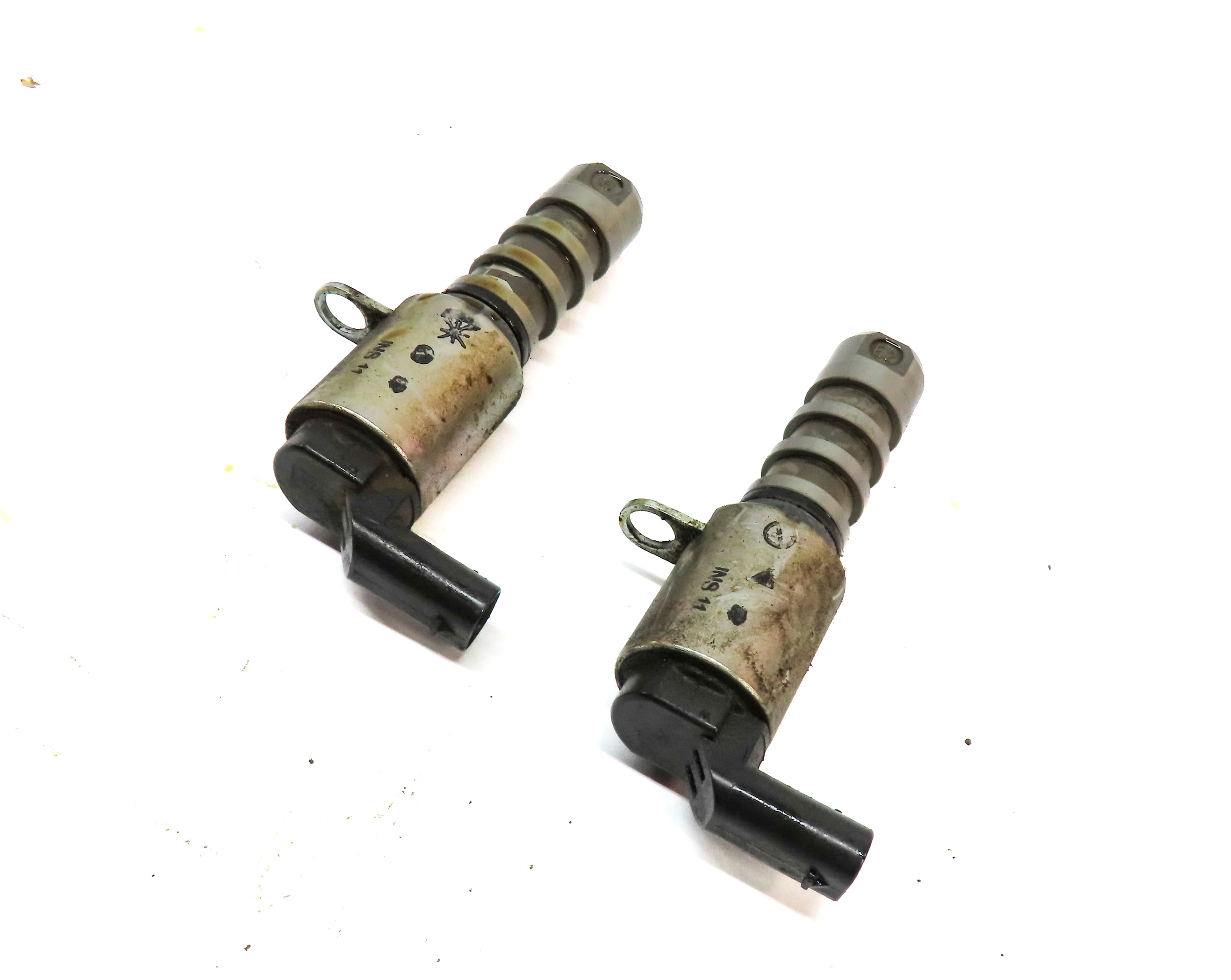16 AUDI A6 (C7) 3.0L SUPER (CREC) ENGINE VVT VARIABLE VALVE TIMING SOLENOID SET — exact item pictured